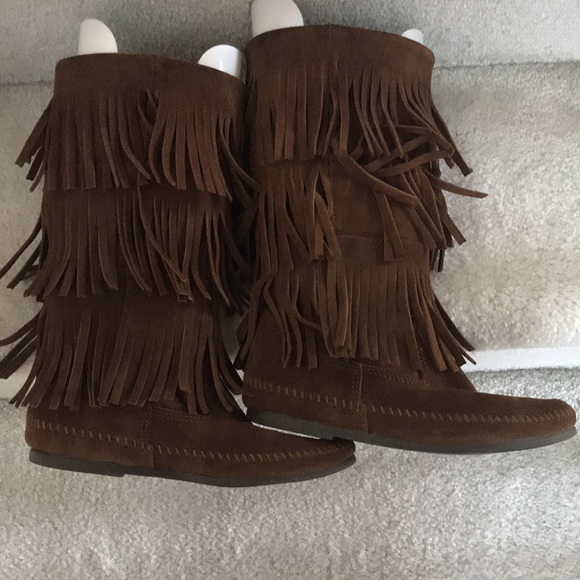 Minnetonka Moccasin 3-Layer Fringe Boots - Picture 8 of 10